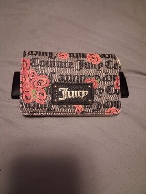 Juicy Couture Pink Rose Print Signature Wallet